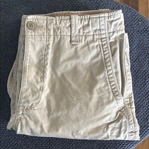 GAP Tan Shorts Size 38 Cargo